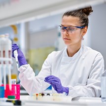female scientist 