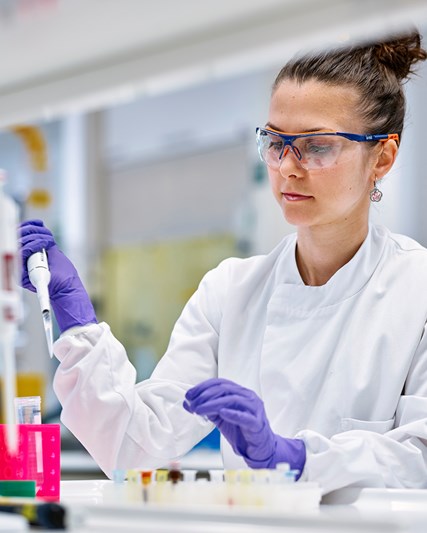 female Scientist in lab.