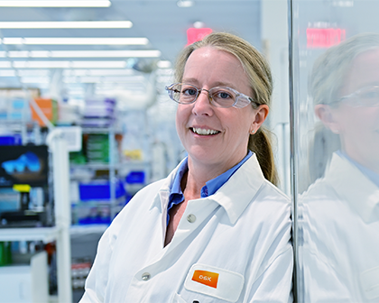 Karen Evans headshot