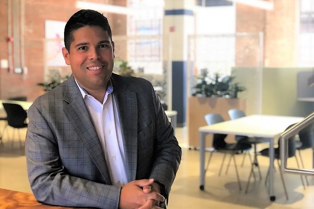 Carlos Santiago headshot