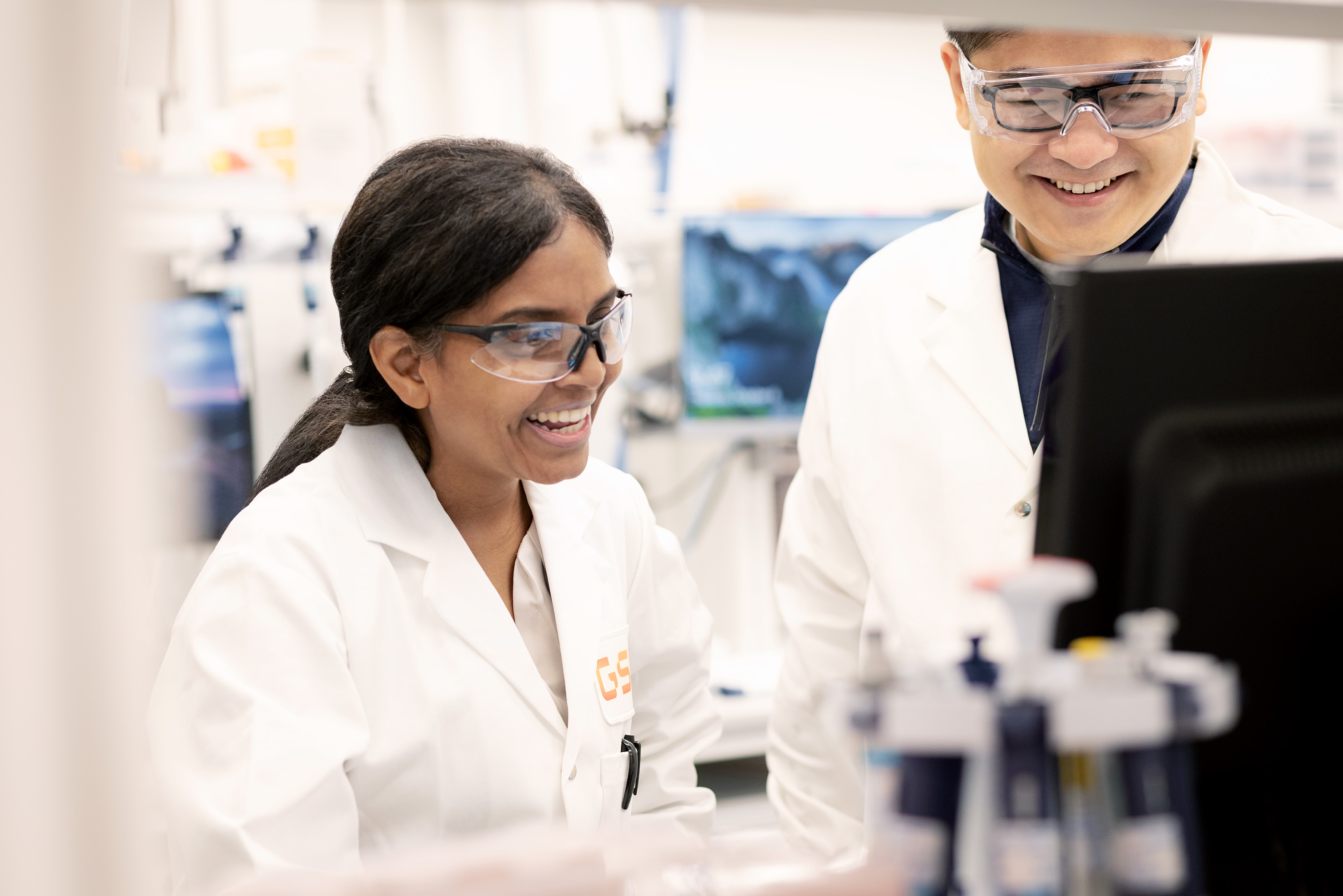 two scientist in lab.