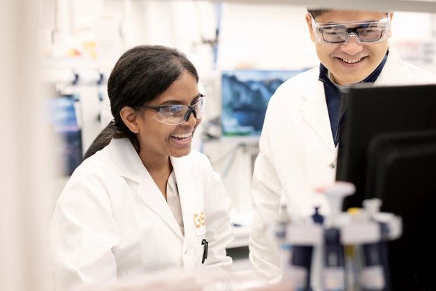 two scientist in lab.
